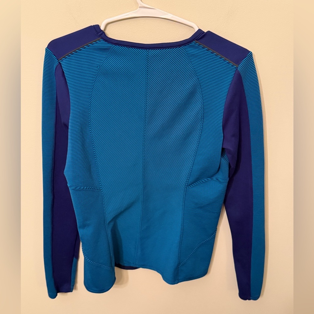 Athleta Pullover Performance Shirt Size Small - image 2